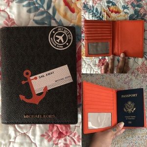 SOLD🔥 MK Passport/Card Holder